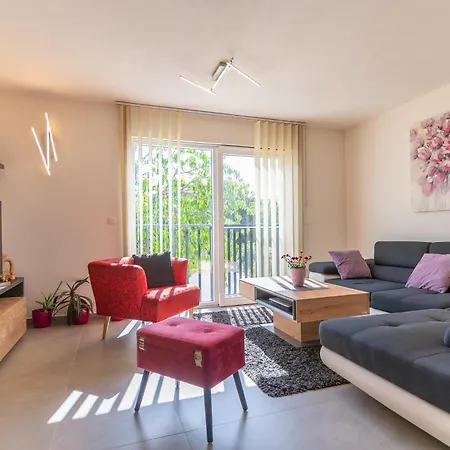 Apartment Roman *