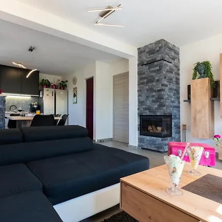 Apartment Roman